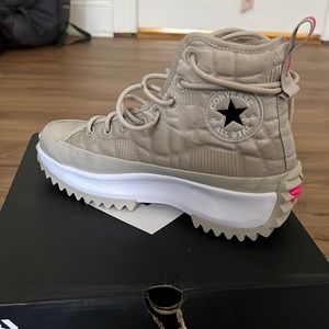 Converse run star hike